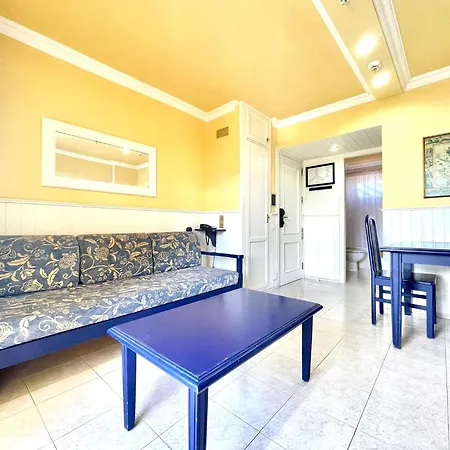 At Few Metres From The Beach, With Heated Pool And Beautiful View Apartamento *