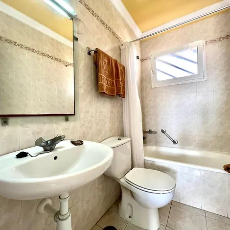 At Few Metres From The Beach, With Heated Pool And Beautiful View Daire *