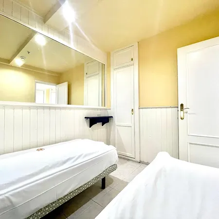 At Few Metres From The Beach, With Heated Pool And Beautiful View Daire *
