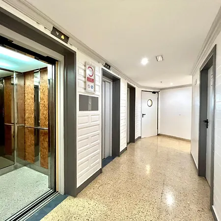 At Few Metres From The Beach, With Heated Pool And Beautiful View Apartamento