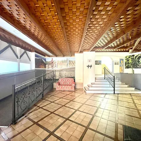 Apartamento At Few Metres From The Beach, With Heated Pool And Beautiful View *